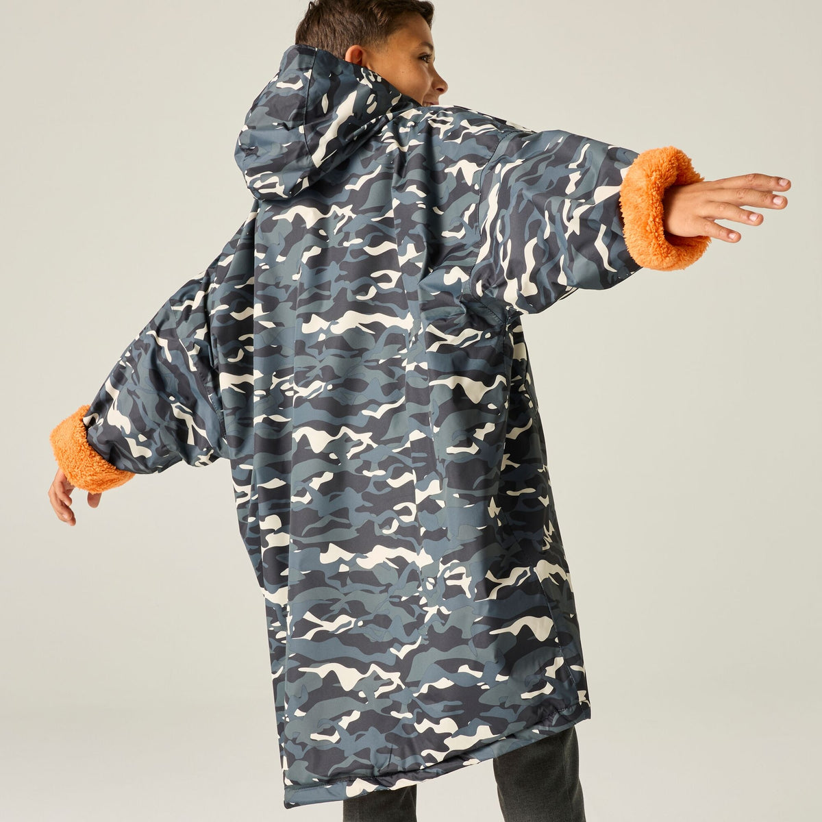 Junior Changing Robe Black Camo Persimmon