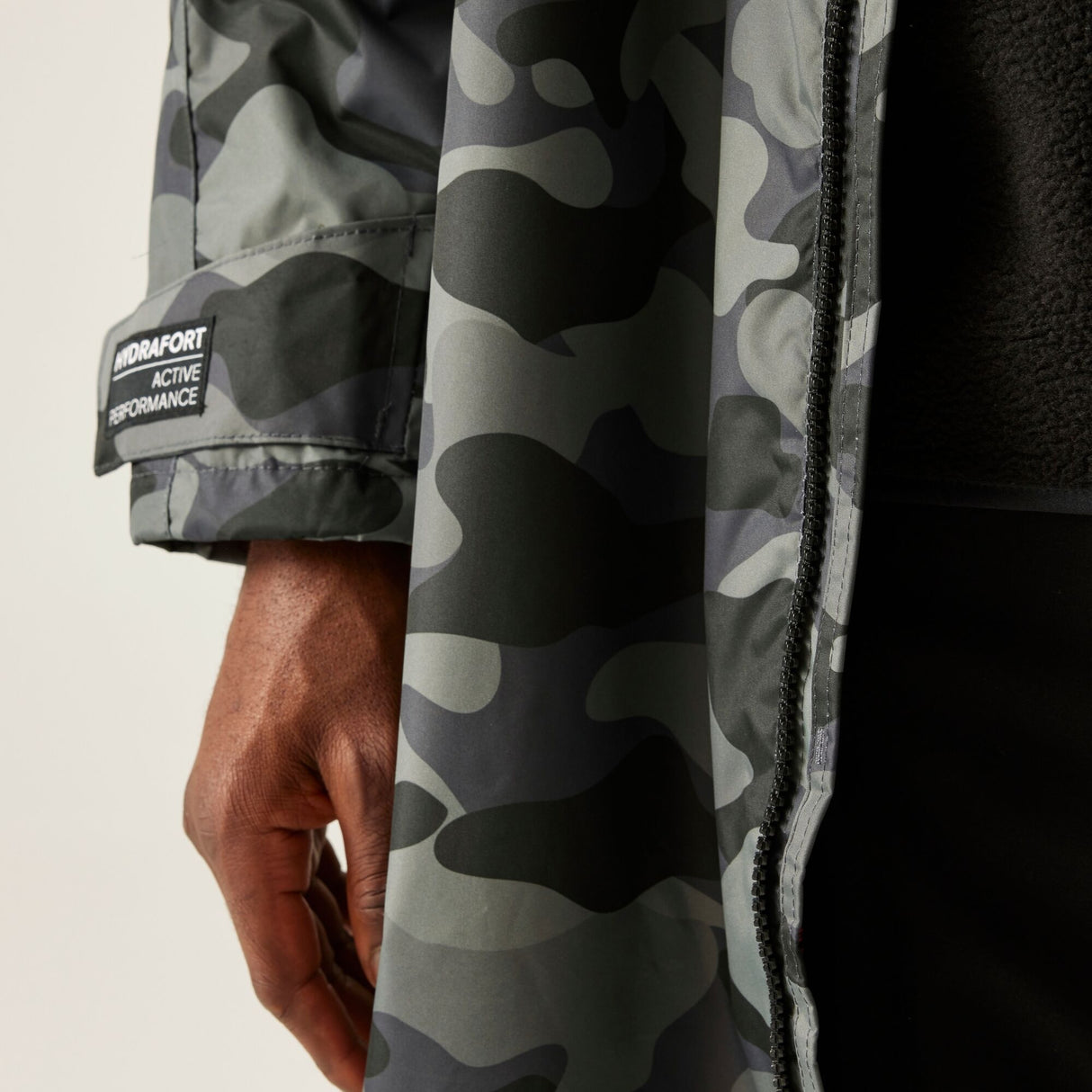 Regatta Outdoor Active Unisex Waterproof Changing Robe