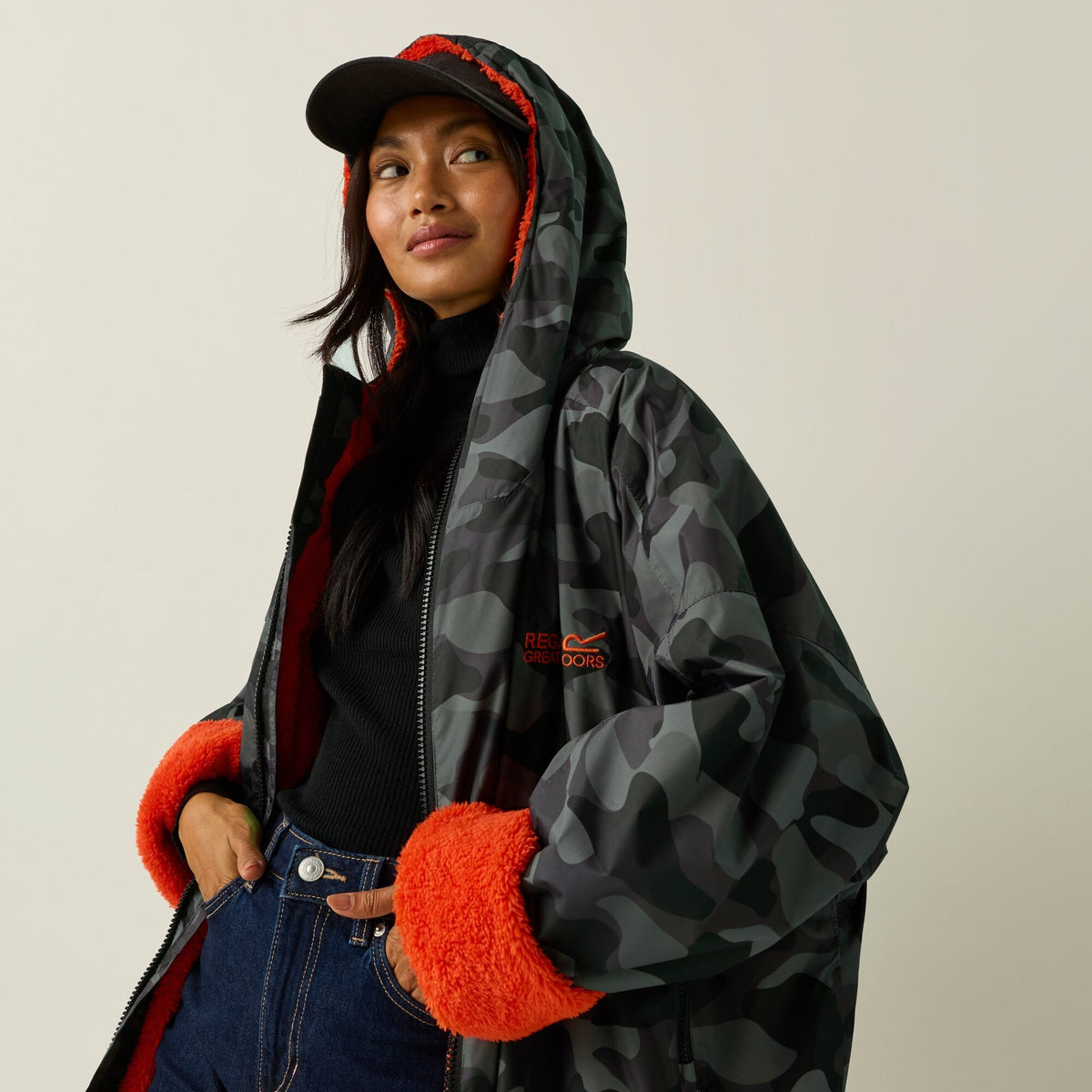 Adult's Waterproof Changing Robe | Grey