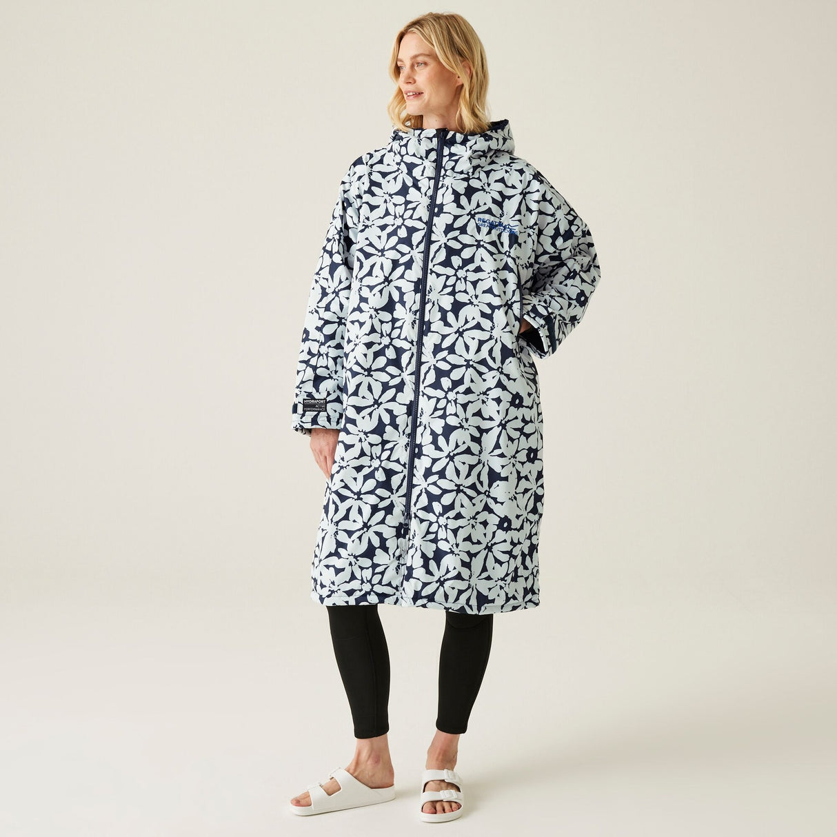 Regatta Outdoor Active Unisex Waterproof Changing Robe