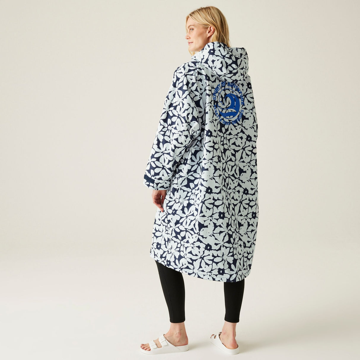 Regatta Outdoor Active Unisex Waterproof Changing Robe