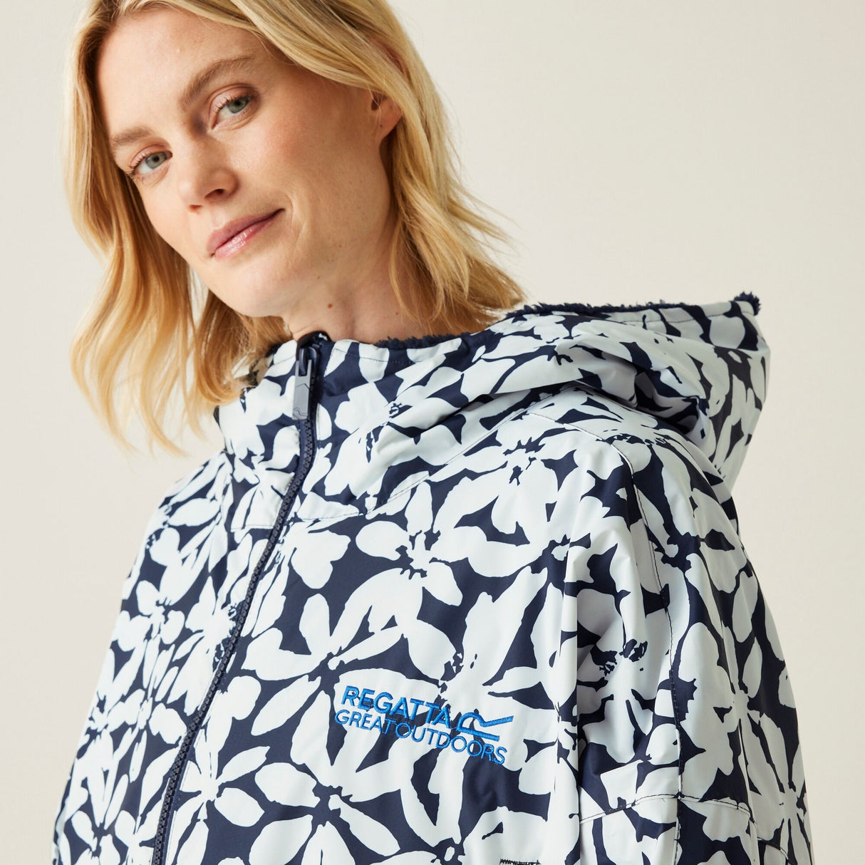 Regatta Outdoor Active Unisex Waterproof Changing Robe