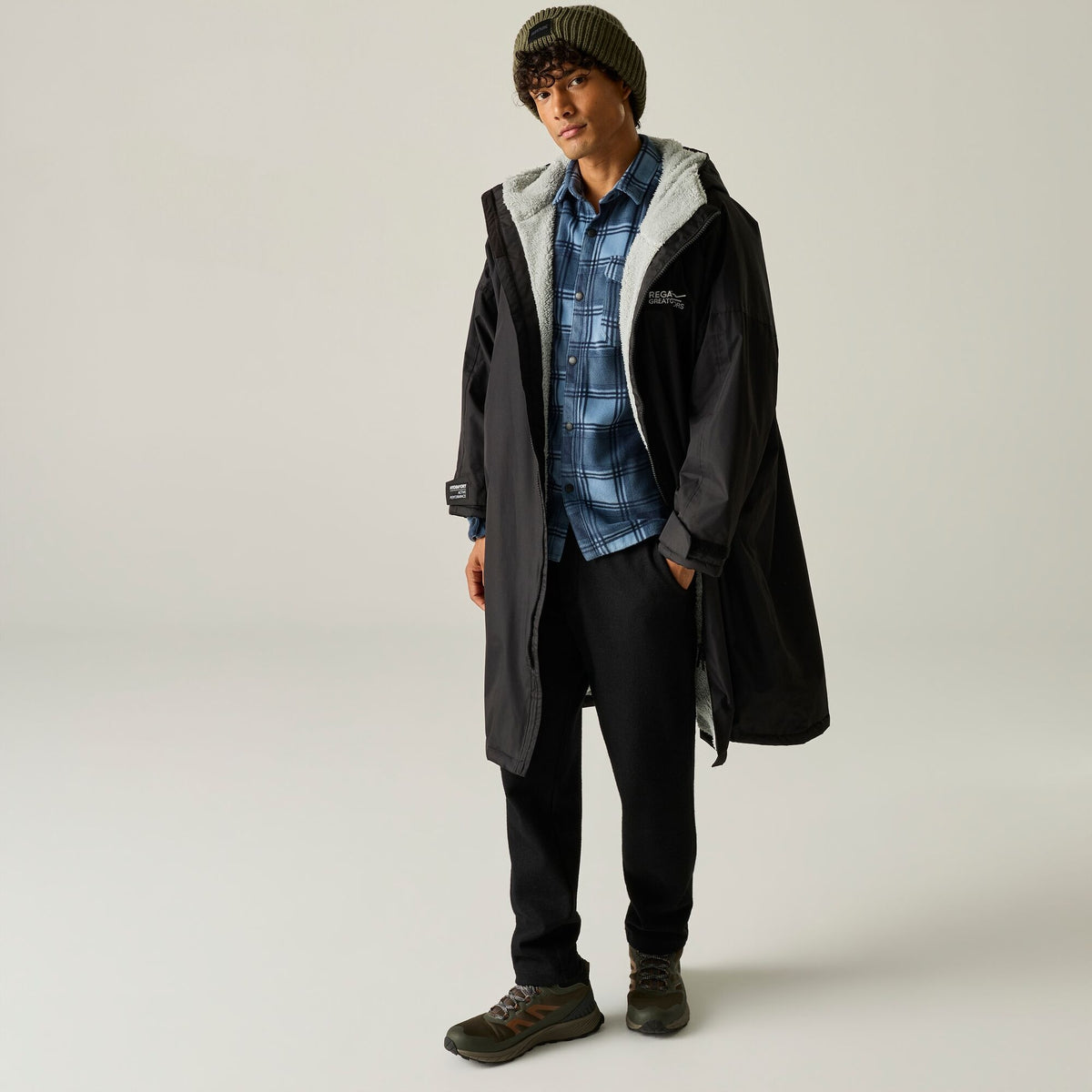 Adult's Waterproof Changing Robe Black