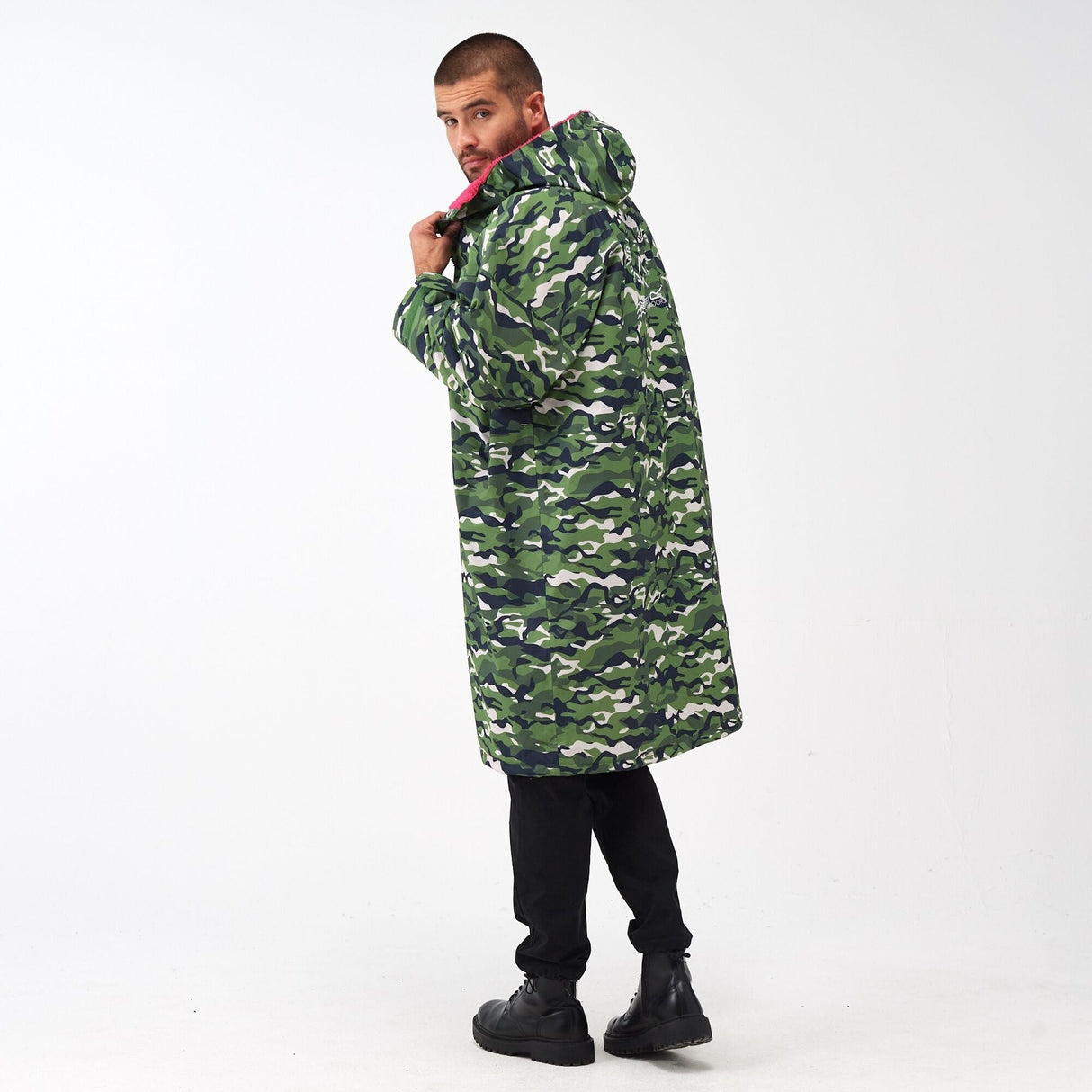 Regatta Outdoor Active Unisex Waterproof Changing Robes - Just £39.99! Shop now at Warwickshire Clothing.