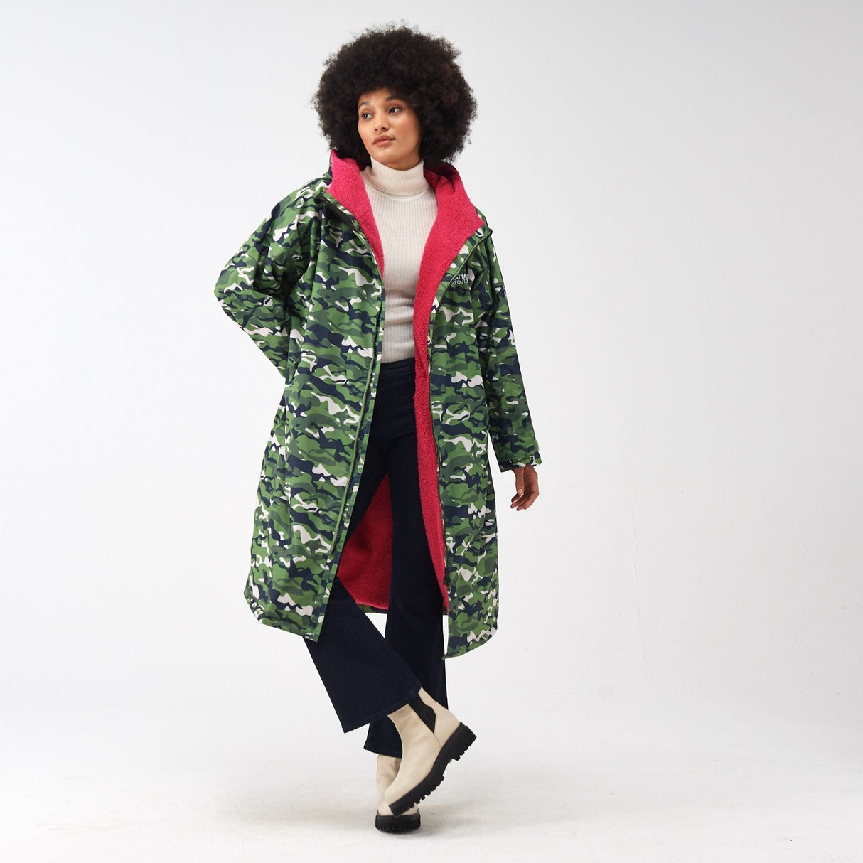 Regatta Outdoor Active Unisex Waterproof Changing Robes - Just £39.99! Shop now at Warwickshire Clothing.