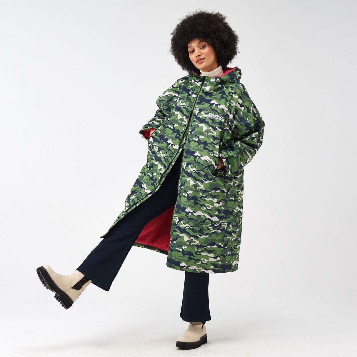 Regatta Outdoor Active Unisex Waterproof Changing Robes - Just £32.99! Shop now at Warwickshire Clothing.