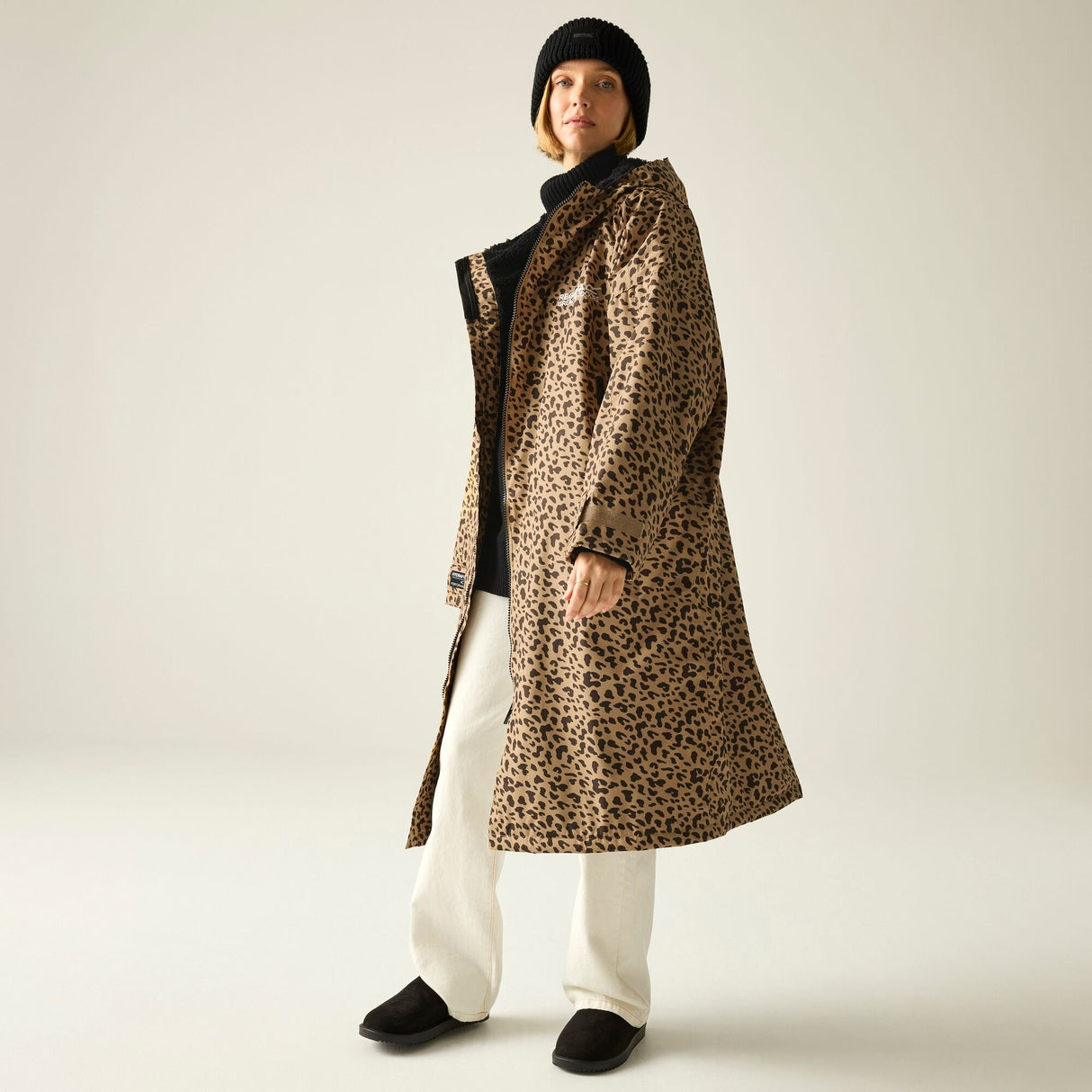 Regatta Waterproof Changing Robe - Windproof Outdoor Robe with Fleece Lining