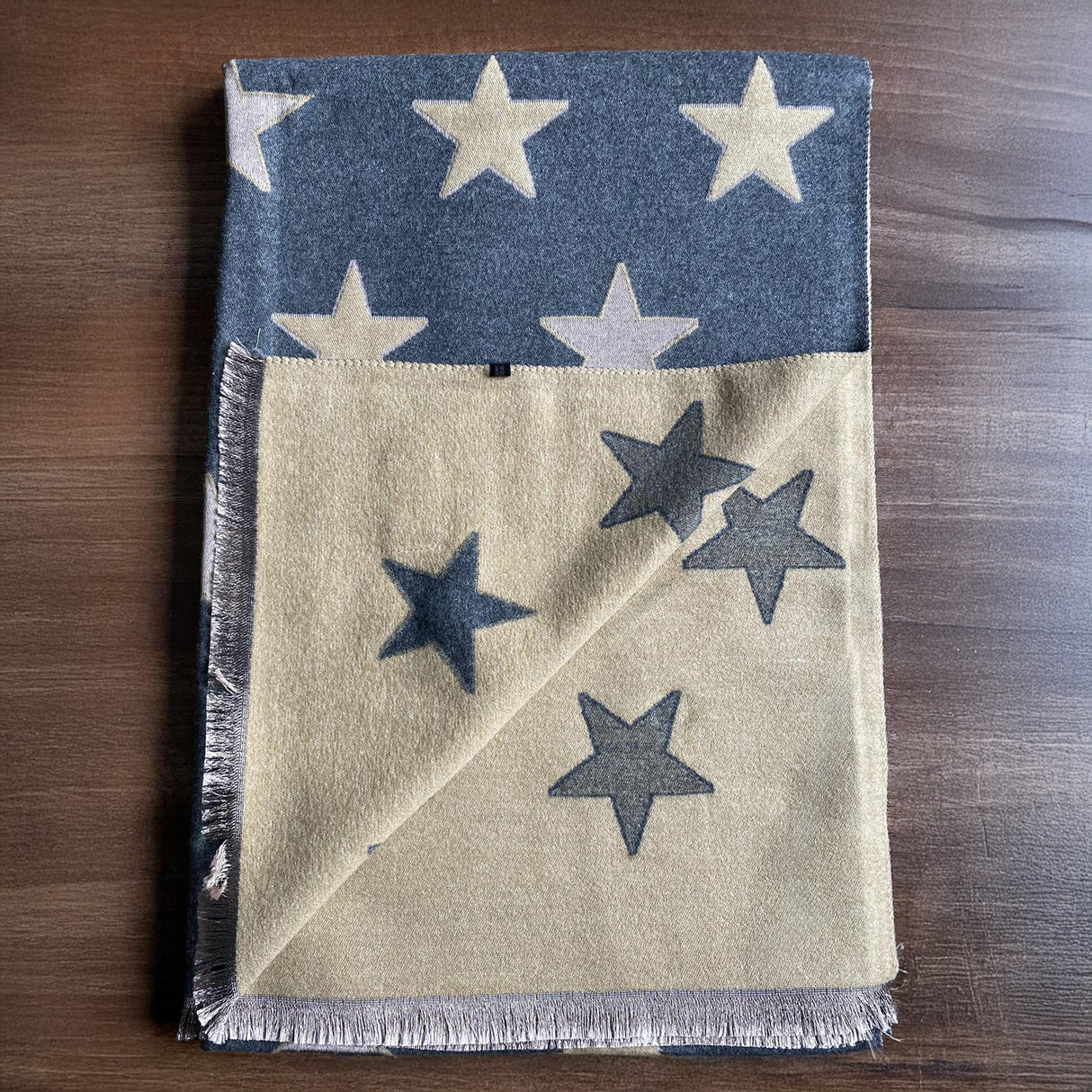 House of Tweed Ladies Womens Scarf - Stars - Just £13.99! Shop now at Warwickshire Clothing.