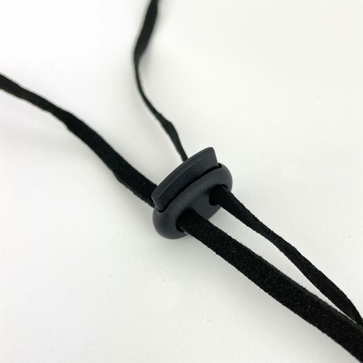 Country Classics Real Leather Chin Strap For Hats With Metal Clips - Just £3.99! Shop now at Warwickshire Clothing.