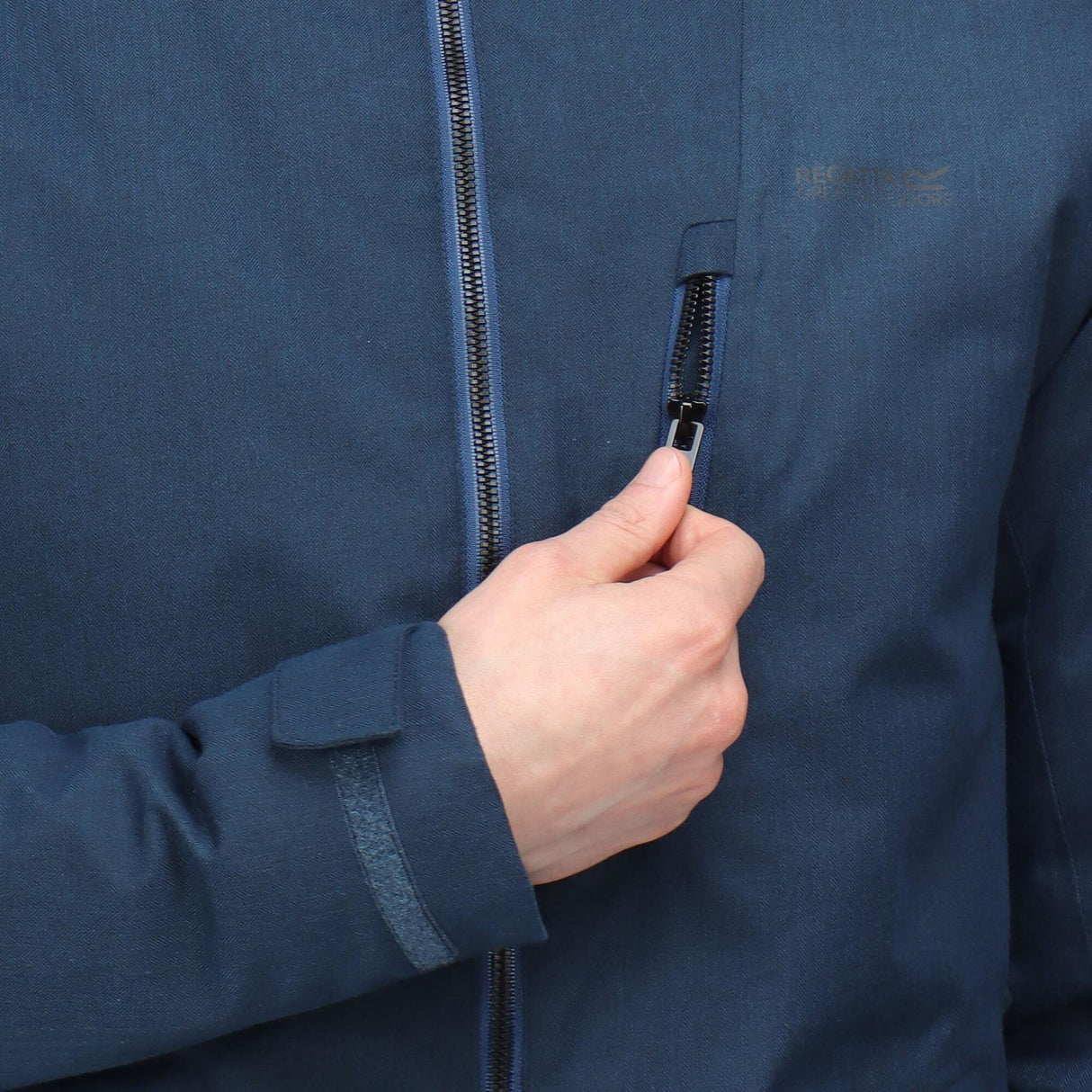 Regatta Highside VI Mens Waterproof Jacket isotex 10000 Built In Torch - Just £42.99! Shop now at Warwickshire Clothing.