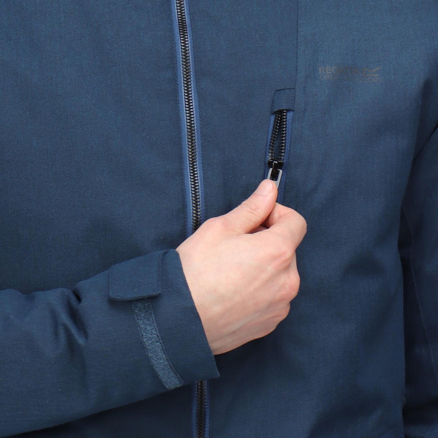 Regatta Highside VI Mens Waterproof Jacket isotex 10000 Built In Torch - Just £42.99! Shop now at Warwickshire Clothing.