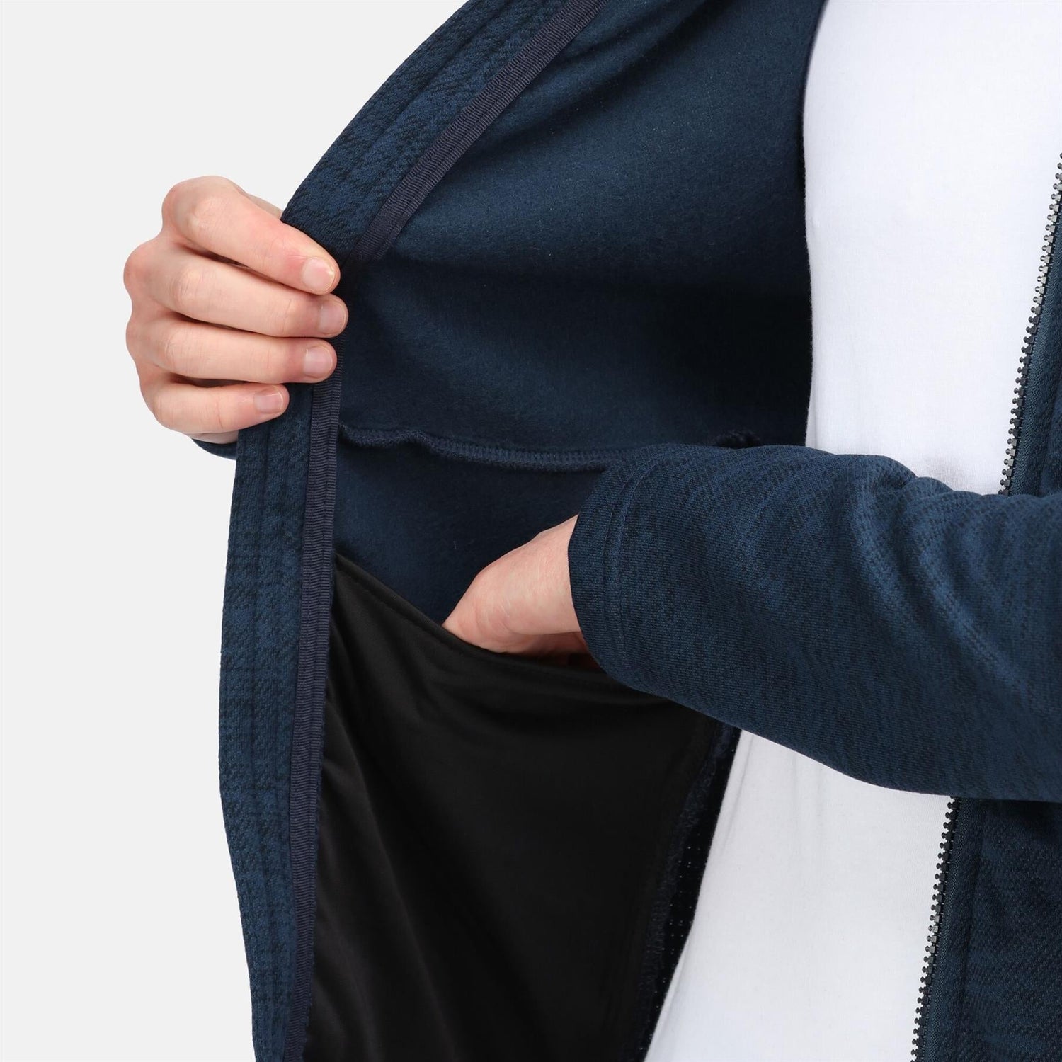 Regatta Farson Mens Softshell Jacket - Just £24.99! Shop now at Warwickshire Clothing.