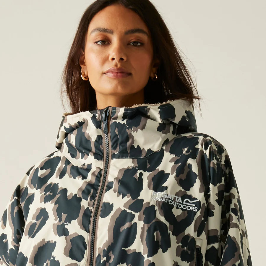 Regatta Waterproof Changing Robe - Windproof Outdoor Robe with Fleece Lining