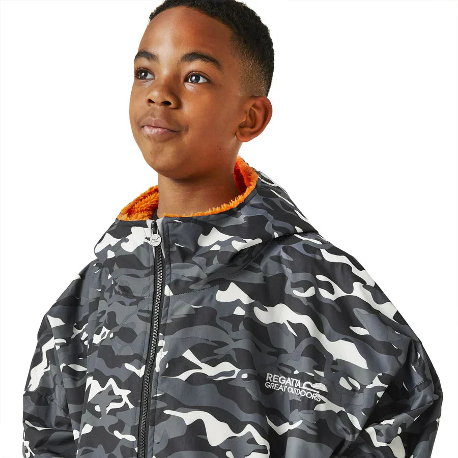Regatta Kids Spirit Of Adventure Waterproof Changing Robe - Just £29.99! Shop now at Warwickshire Clothing.