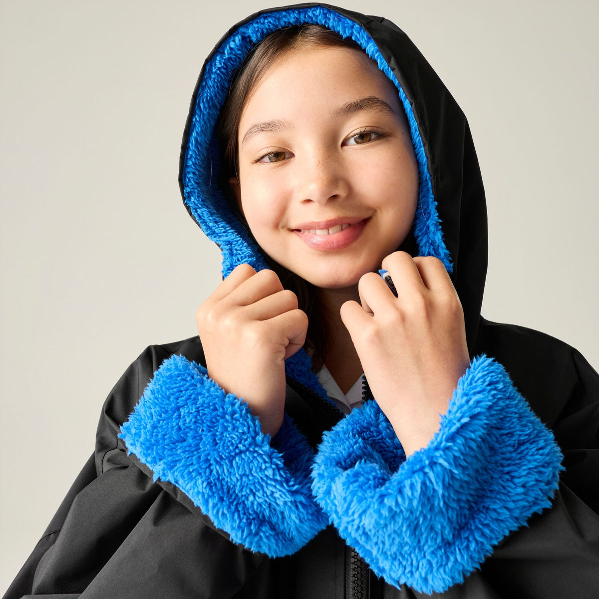 Junior Changing Robe Black Oxford Blue