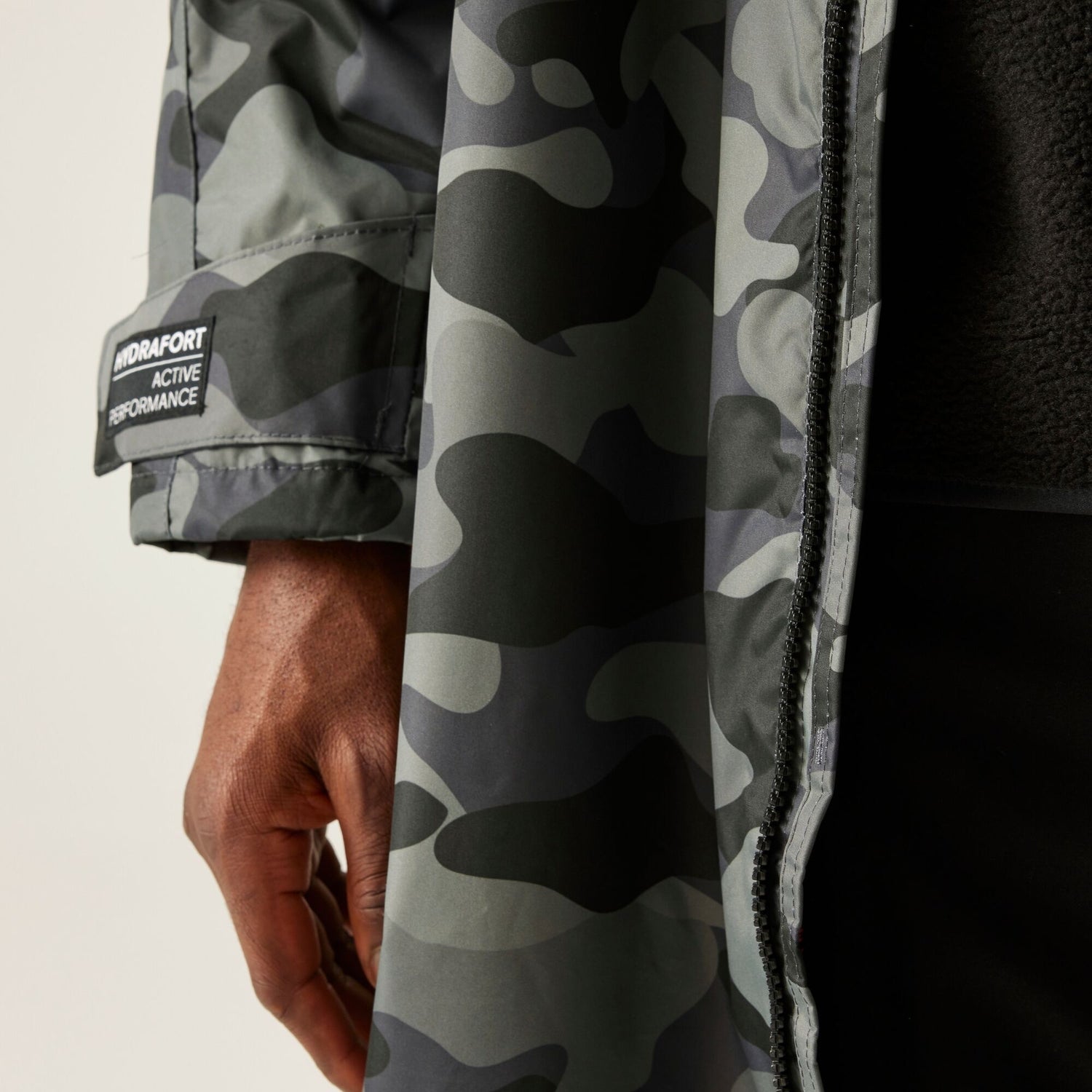 Regatta Outdoor Active Unisex Waterproof Changing Robe