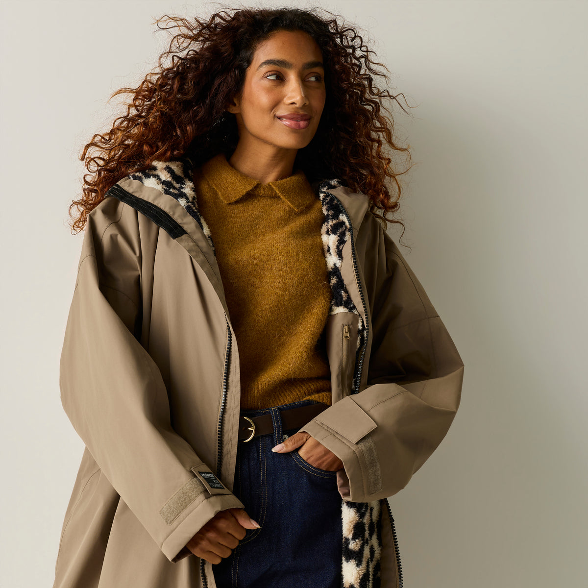 Regatta Adult's Waterproof Changing Robe | Mocha / True Leopard