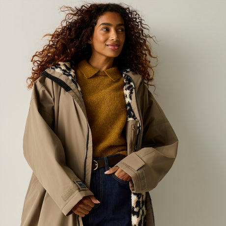 Regatta Adult's Waterproof Changing Robe | Mocha / True Leopard