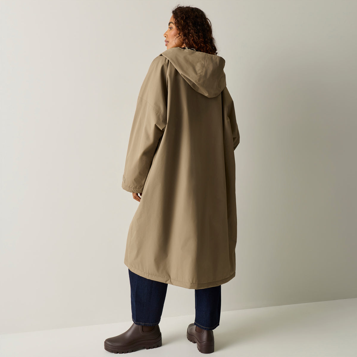 Regatta Adult's Waterproof Changing Robe | Mocha / True Leopard