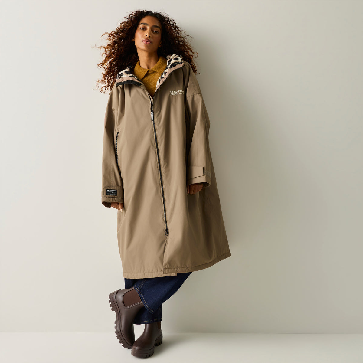 Regatta Adult's Waterproof Changing Robe | Mocha / True Leopard