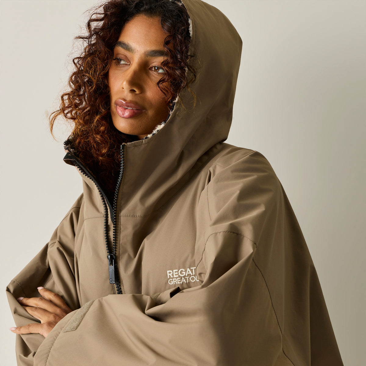 Regatta Adult's Waterproof Changing Robe | Mocha / True Leopard