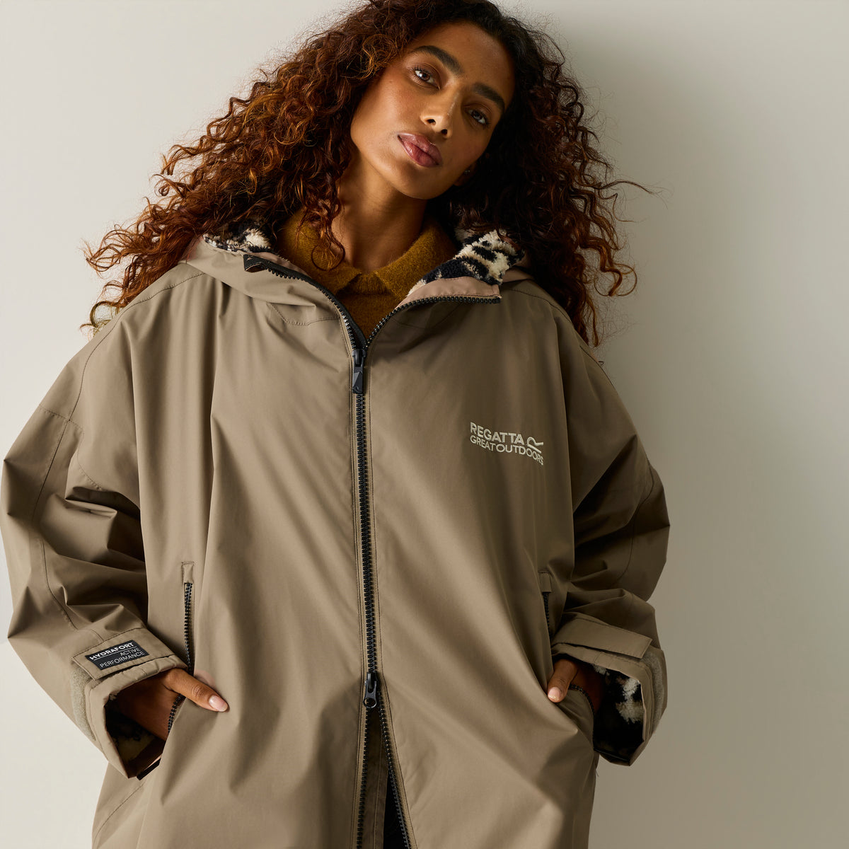 Regatta Adult's Waterproof Changing Robe | Mocha / True Leopard