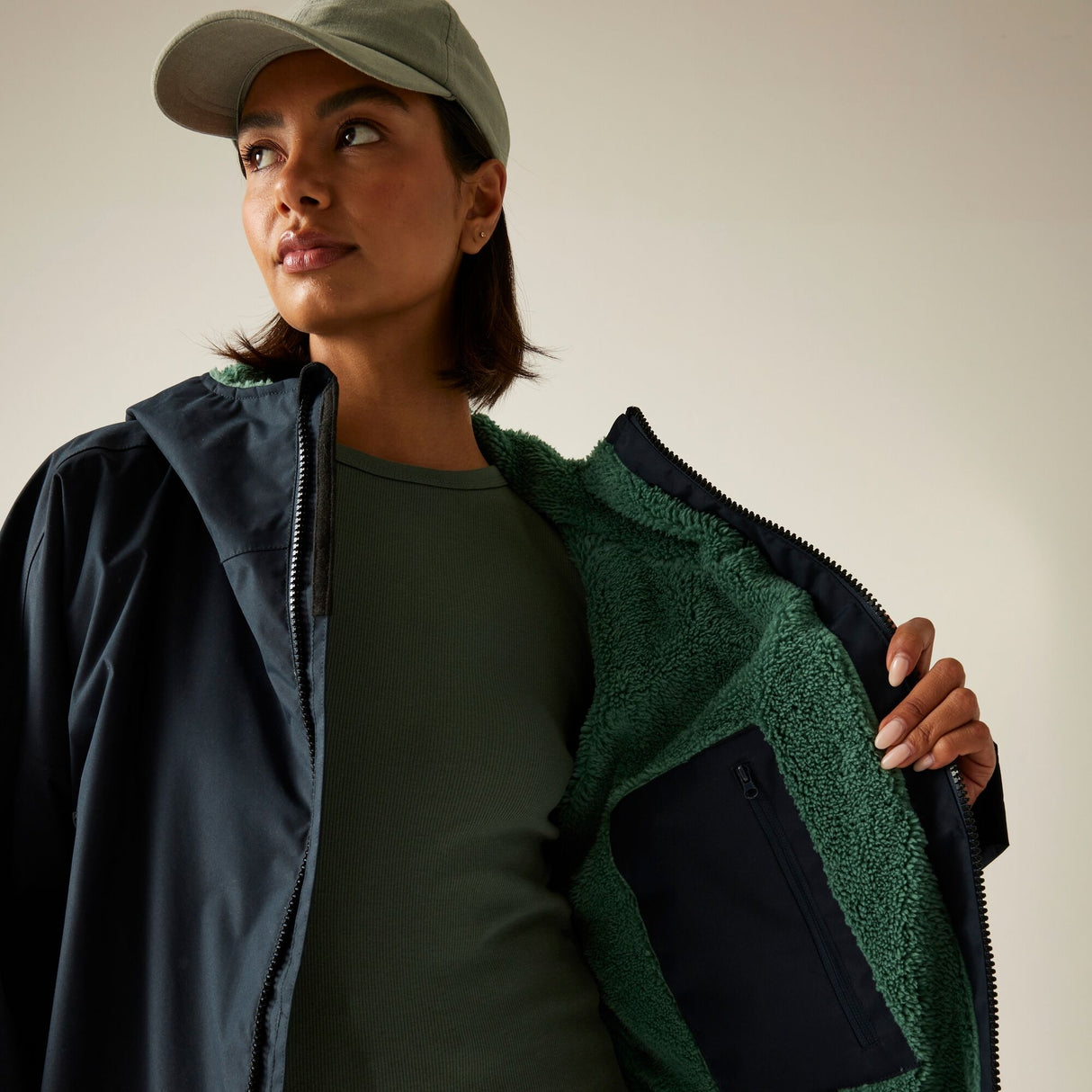Regatta Outdoor Active Unisex Waterproof Changing Robe