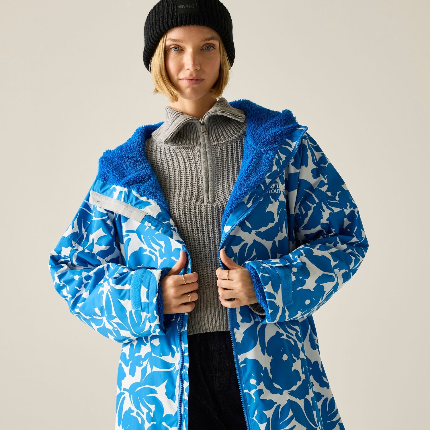 Regatta Waterproof Changing Robe - Windproof Outdoor Robe with Fleece Lining