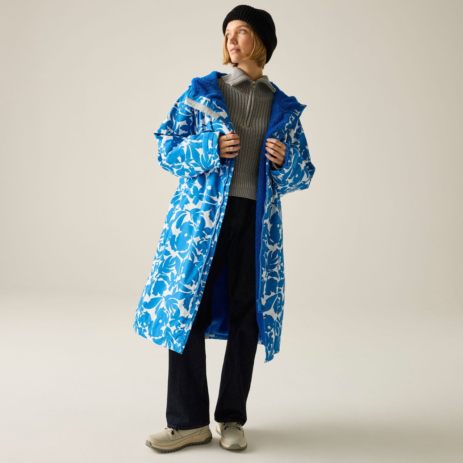 Regatta Waterproof Changing Robe - Windproof Outdoor Robe with Fleece Lining