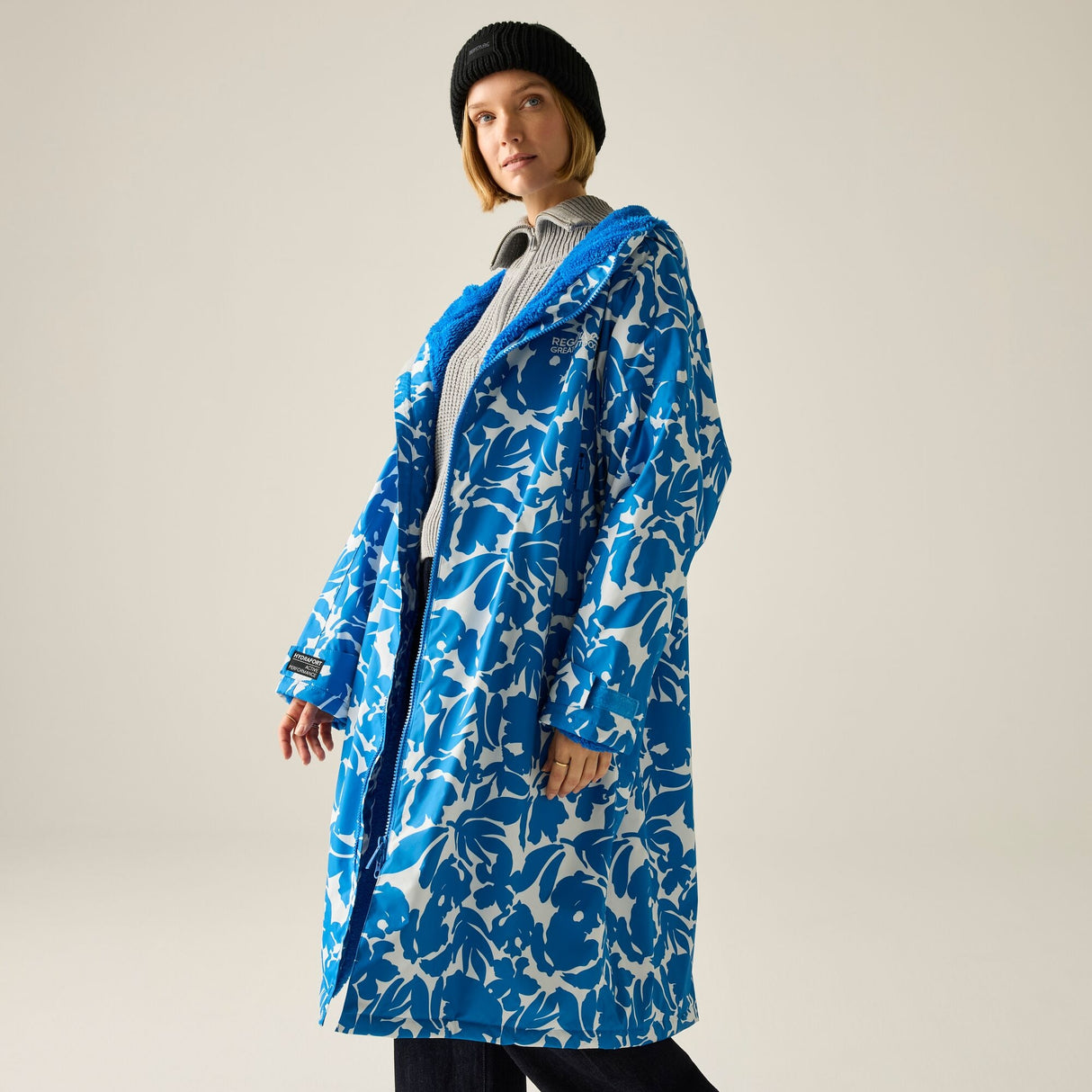 Regatta Waterproof Changing Robe - Windproof Outdoor Robe with Fleece Lining