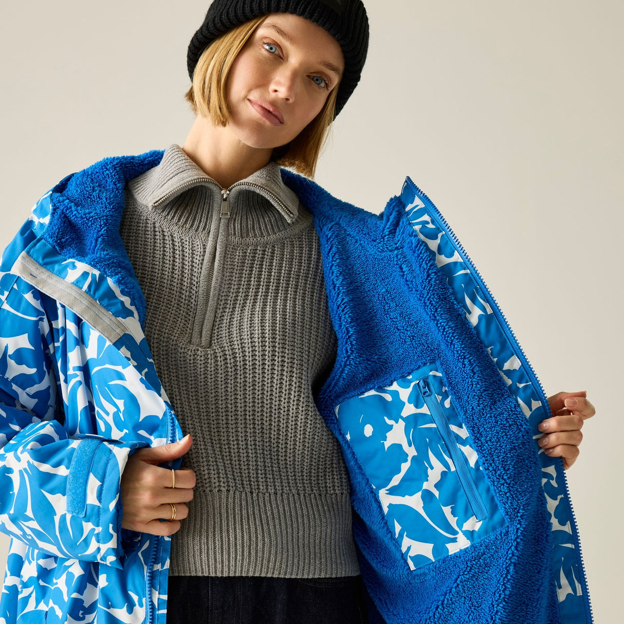 Regatta Waterproof Changing Robe - Windproof Outdoor Robe with Fleece Lining