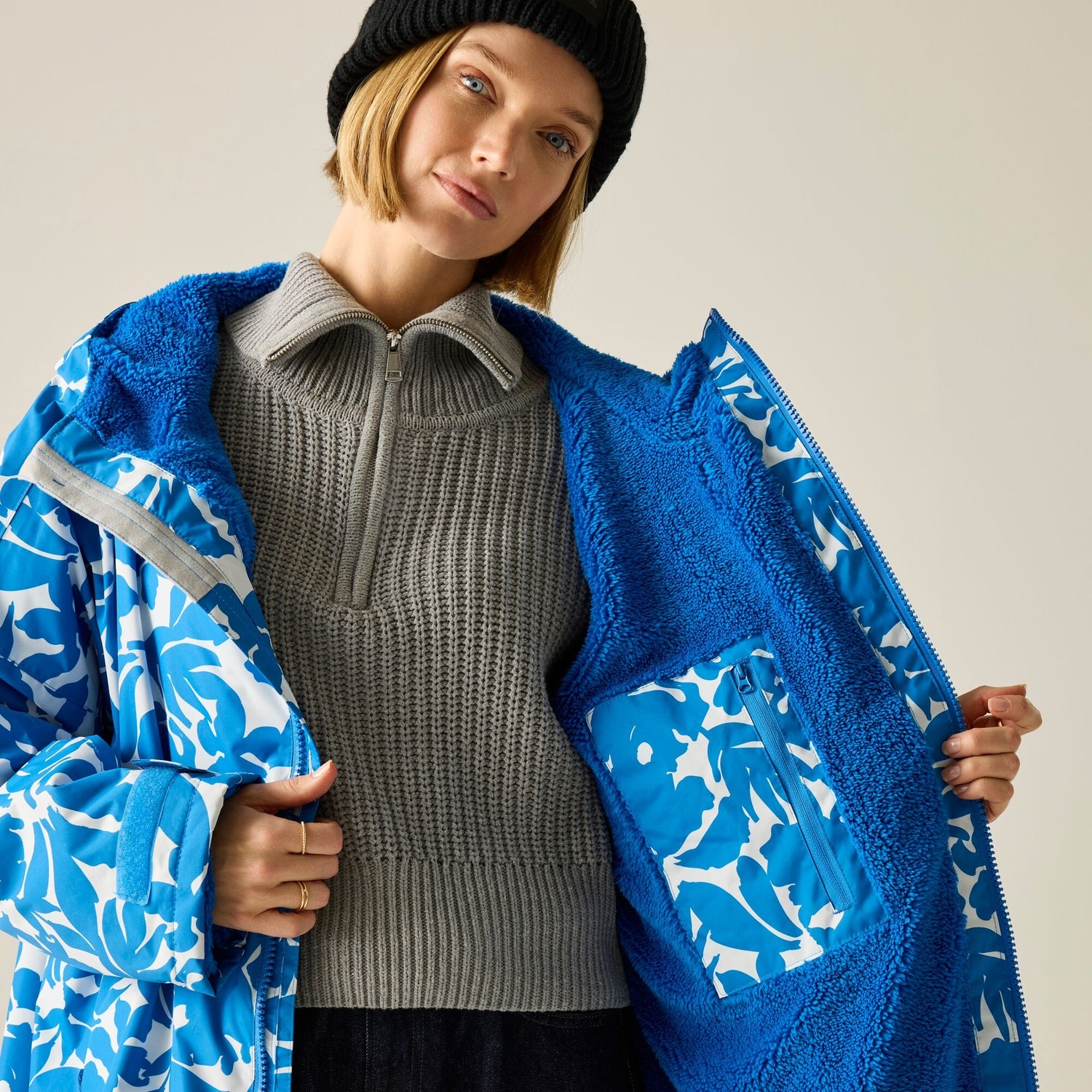 Regatta Waterproof Changing Robe - Windproof Outdoor Robe with Fleece Lining