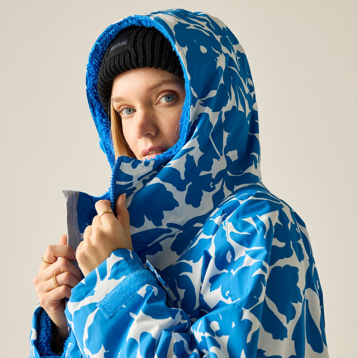 Regatta Waterproof Changing Robe - Windproof Outdoor Robe with Fleece Lining