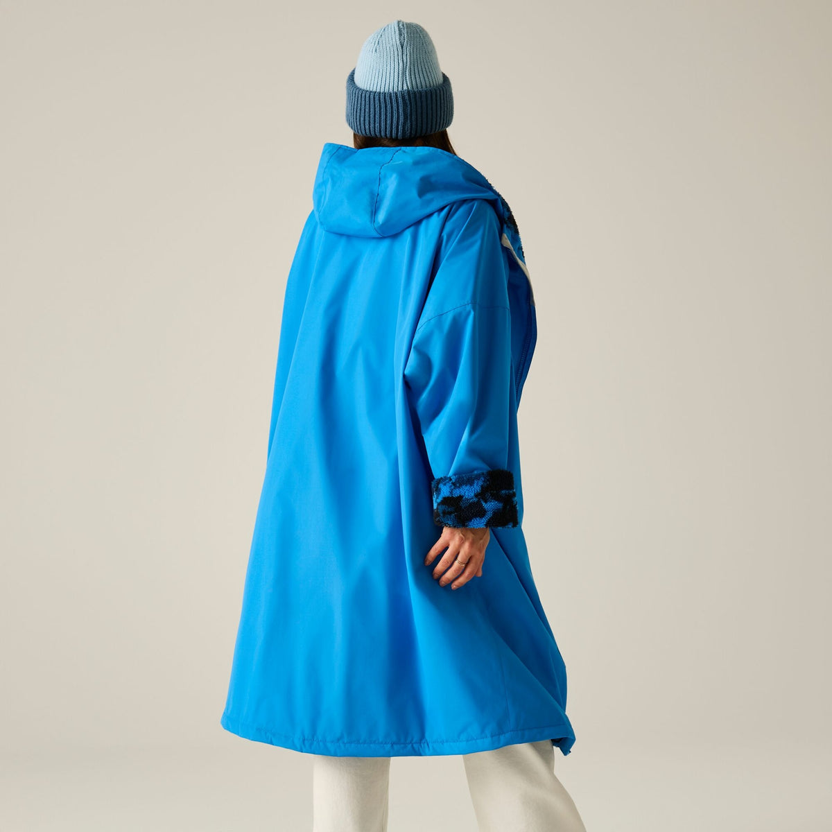 Adult's Waterproof Changing Robe Sonic Blue Sketch Camo