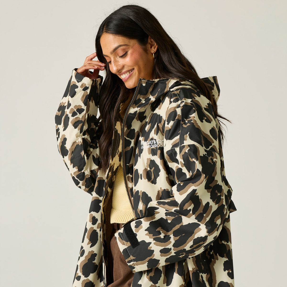 Adult's Waterproof Changing Robe Leopard Print