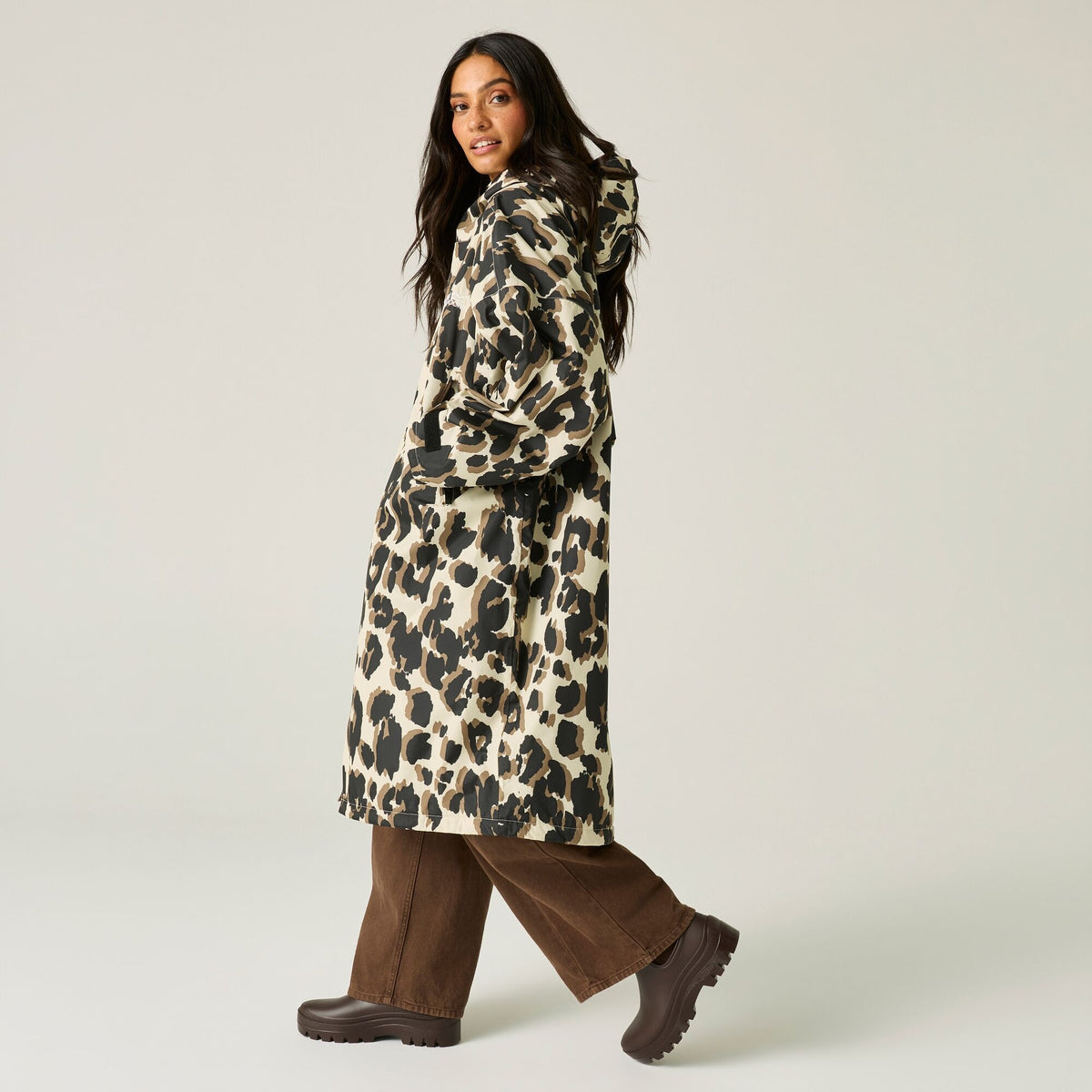 Adult's Waterproof Changing Robe Leopard Print