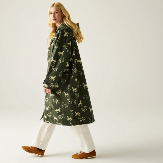 Regatta Waterproof Changing Robe - Windproof Outdoor Robe with Fleece Lining