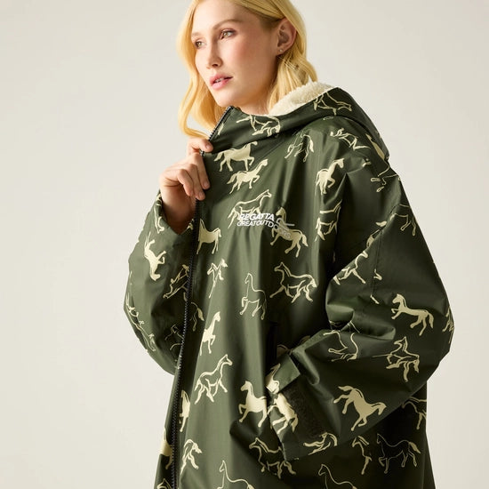 Regatta Waterproof Changing Robe - Windproof Outdoor Robe with Fleece Lining