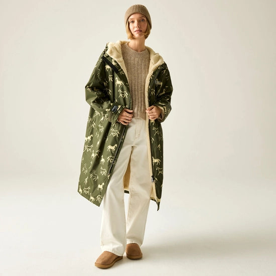 Regatta Waterproof Changing Robe - Windproof Outdoor Robe with Fleece Lining