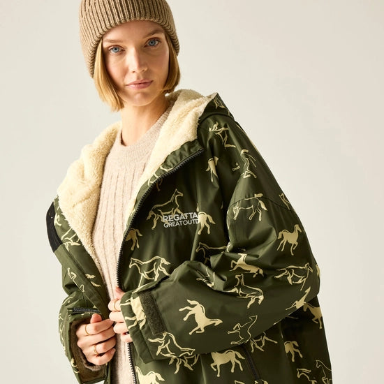 Regatta Waterproof Changing Robe - Windproof Outdoor Robe with Fleece Lining