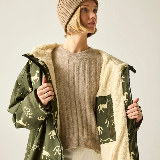 Regatta Waterproof Changing Robe - Windproof Outdoor Robe with Fleece Lining