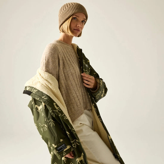 Regatta Waterproof Changing Robe - Windproof Outdoor Robe with Fleece Lining