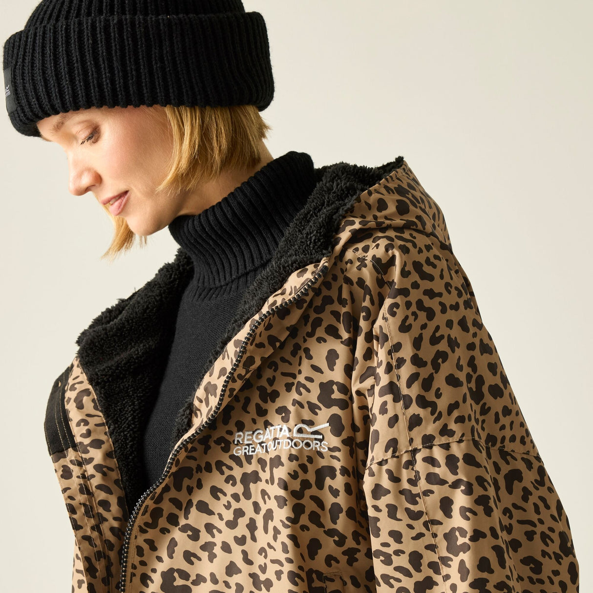 Regatta Waterproof Changing Robe - Windproof Outdoor Robe with Fleece Lining